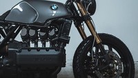 Sang builder kemudian mulai membangun motor ini dari depan, dengan menyematkan front end Suzuki GSX-R1000, untuk meningkatkan pengendalian. Geser ke bagian bawah, terdapat rem cakram ganda besutan Tokico.Foto: Drivemag
