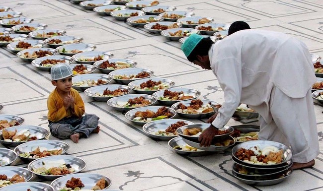 Di 5 Negara Ini Jika Ketahuan Minum Saat Ramadhan Dijebloskan ke Penjara