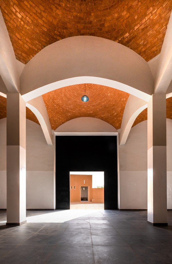 Seperti diketahui, Atelier Masomi yang membangun dan merenovasi Masjid Dandaji merupakan perusahaan arsitektur yang berbasis di Niamey, Republik Niger. Istimewa/Dok. James Wang via Archdaily. Seperti diketahui, Atelier Masomi yang membangun dan merenovasi Masjid Dandaji merupakan perusahaan arsitektur yang berbasis di Niamey, Republik Niger. Istimewa/Dok. James Wang via Archdaily.