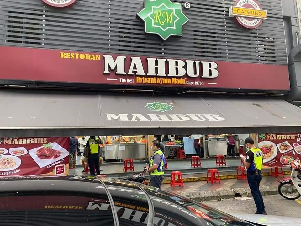 Restoran ramai pelanggan saat pandemi Corona