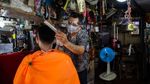 Berkah Tukang Cukur di Sejumlah Negara Usai Lockdown Dibuka