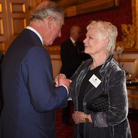 Meski usianya sudah mau 90 tahun, Judi belum berniat untuk pensiun dari dunia akting. Jangan, jangan. Jangan gunakan kata itu. Setidaknya jangan di rumah ini, kata Judi kepada Vogue ketika ditanya soal rencana pensiun. (Foto: Getty Images)