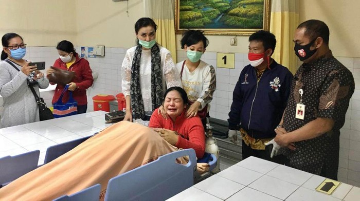 Penyanyi legendaris Didi Kempot meninggal dunia di RS Kasih Ibu, Solo Selasa (5/5/2020). The Godfather of Broken Heart itu tutup usia pukul 07.45 WIB.