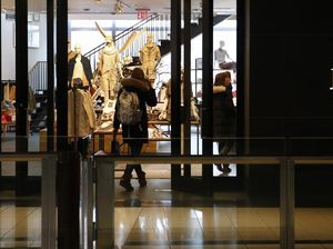 Toko Fashion Ternama AS Daftarkan Kebangkrutan