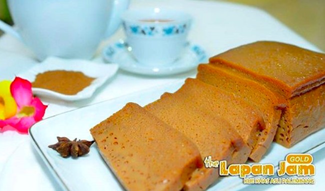 Kue Lapan Jam Khas Palembang Ini Benar Benar Dibuat Selama 8 Jam