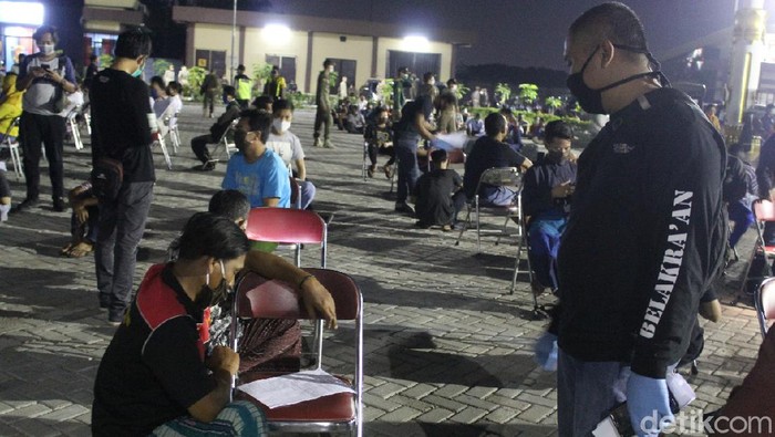 250 Warga Sidoarjo Terjaring PSBB, 5 Orang Positif Corona Versi Rapid Test