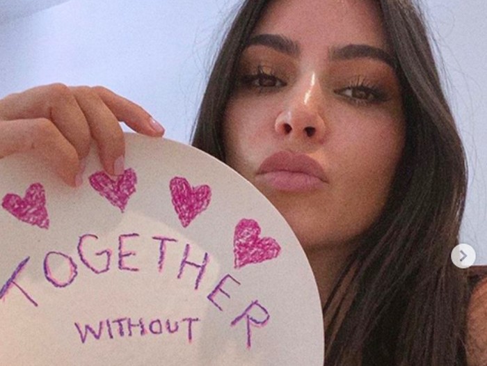 Desain piring Kim Kardashian Desain piring Kim Kardashian