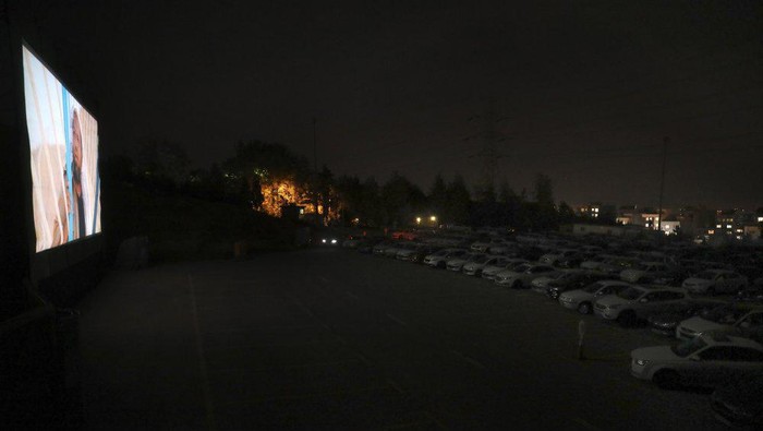 Bioskop drive in di Iran (AP Photo/Vahid Salemi)