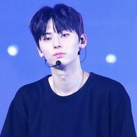 Minhyun dari NUEST punya alergi makanan yang aneh. Seperti dikutip dari Koreaboo, dia diketahui alergi garam. Alerginya cukup parah bahkan ketika berkeringat kulitnya akan bereaksi seperti merah-merah dan iritasi. Foto: istimewa