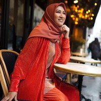 Jadi memang brand ini sudah saya rencanakan lama. Saya ingin memberikan sentuhan yang berbeda, yang lebih personal kepada target market IvanGunawan PRIVE ini, makanya brand ini saya peruntukkan untuk kelas premium, ujar Ivan. [Foto: dok. Ivan Gunawan].