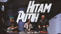 Semenjak manggung bareng alm Didi Kempot, Sintya jadi sering diundang di acara tv. Seperti pada momen ini, ia diundang untuk masak dalam acara Hitam Putih. Foto: Instagram @sintyamarisca