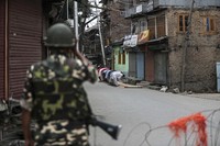 3 Fotografer Associated Press; Dar Yasin, Mukhtar Khan, dan Channi Anand, meraih penghargaan Pulitzer 2020 untuk fotografi fitur. Merikut foto-fotonya.