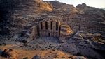 Keajaiban Petra, Kota Kuno yang Dipahat dari Batu di Yordania