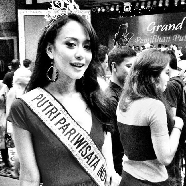 Albertina Fransisca Mailoa yang pernah menjabat sebagai Indonesia World Miss University 2007 dan Puteri Pariwisata Indonesia 2008 termasuk salah satu dari belasan ribu orang di Indonesia yang terinfeksi virus Corona. Wanita yang akrab disapa Chika itu bahkan dua kali dinyatakan positif COVID-19. Namun kini Chika sudah dinyatakan sembuh dari Corona. Foto: instagram @chikamailoa