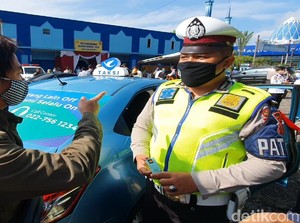 Pulang ke Sukabumi Sewa Taksi, Pemudik Ini Terjaring PSBB di Perbatasan