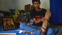 Ukiran bambu sketsa wajah Didi Kempot yang dibuat seniman itu rencananya akan dikirimkan ke pihak keluarga di Ngawi untuk mengenang sang maestro campursari.