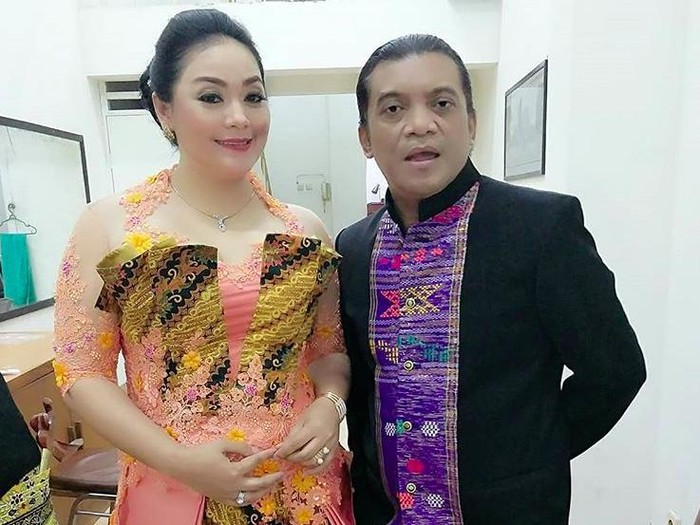 Yan Vellia, Istri Didi Kempot
