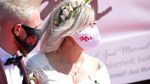 Unik! Resepsi Pernikahan di Jerman Digelar Via Drive In
