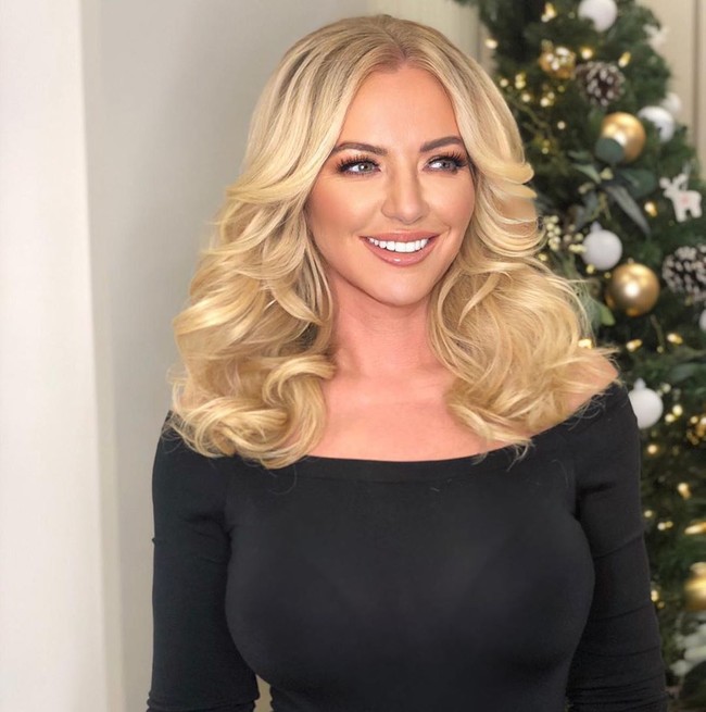 Michelle Mone adalah sosok dibalik kesuksesan brand lingerie Ultimo. Tak hanya jadi pebisnis, wanita kelahiran Inggris tersebut juga seorang pembicara global, dan anggota parlemen. Ia bahkan menjadi salah satu pembicara bisnis dengan bayaran termahal di Inggris.Foto: Instagram @michellemone