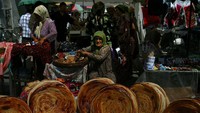 Kawasan lain yang tak boleh dilupakan saat membahas tentang peradaban Islam di kawasan Asia Tengah adalah Samarkand. Sejak abad kedelapan masehi, kota ini memang telah menjadi titik temu bagi kebudayaan dan keilmuan dunia, khususnya dari Cina lantaran keberadaan Jalur Sutra. Uriel Sinai/Getty Images.