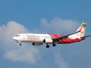 Masalah di Roda Pesawat, Pilot dengan Tenang Selamatkan Nyawa 141 Penumpang