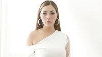Tidak hanya itu, Liza bahkan ditawar oleh pihak terlapor mengenai bayarannya satu malam. Foto: Dok. Instagram Liza Aditya