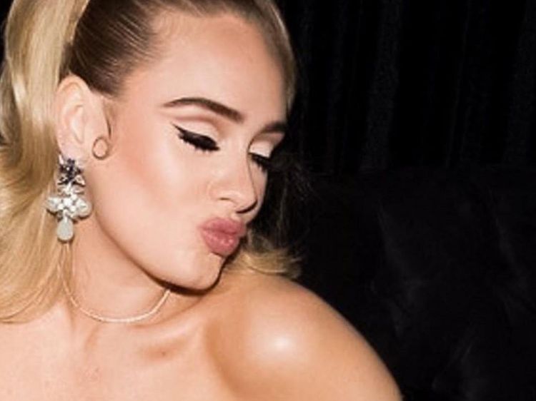 Transformasi Adele yang Lebih Ramping di Usia 32 Tahun