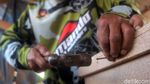 Perajin Peti Jenazah di Sumedang Kebanjiran Order