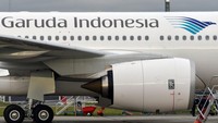 Menurut Direktur Utama Garuda Indonesia Irfan Setiaputra saat ini karyawan yang menerima tawaran pensiun dini hampir 400 orang atau lebih tinggi dari yang disebutkan sebelumnya 300 pegawai. AFP/PASCAL PAVANI