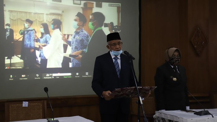 Pelantikan PNS di Sleman secara teleconference di Aula Lantai 3 Setda Sleman, Rabu (6/5/2020)
