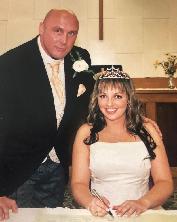 Pernikahan Emma Keeley dan Wayne