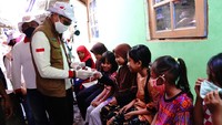 Seperti diketahui, Banyak nelayan di Muara Angke ini terdampak dengan berkurangnya nilai jual dari hasil tangkapan mereka. Sandi pun berharap bantuan yang diberikan bisa meringankan beban para nelayan selama menghadapi masa-masa sulit ini. dok. Relawan COVID-19