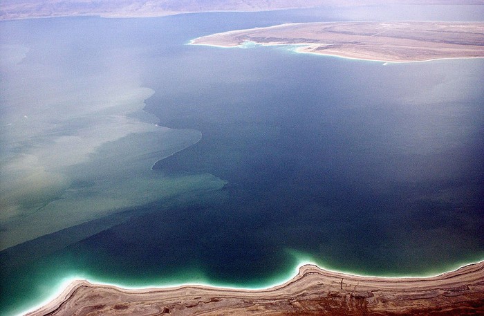 Bumi memiliki sejumlah tempat yang tak hanya misterius tetapi juga menakjubkan. Salah satunya adalah Laut Mati yang berada di kawasan Timur Tengah. Penasaran?