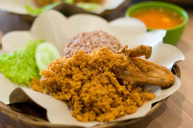 Kriuk Gurih Ayam Goreng Kremes Ini Bisa Diantar ke Rumah