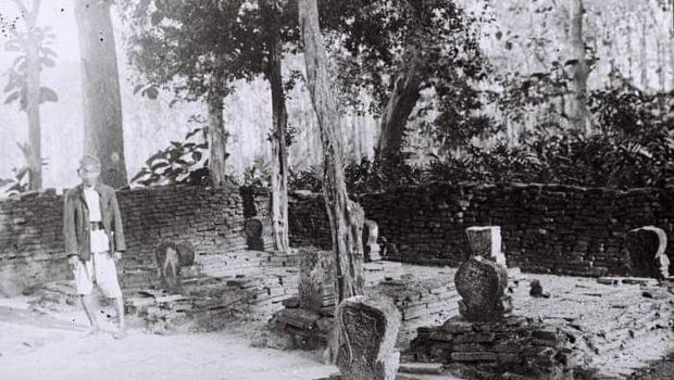 Dua Makam Islam Bukti Umat Antar Agama Hidup Harmonis/