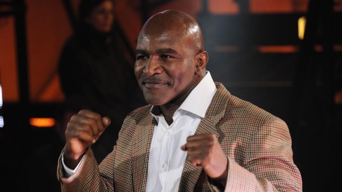 BOREHAMWOOD, UNITED KINGDOM - JANUARY 10: Evander Holyfield is evicted from the Celebrity Big Brother house at Elstree Studios on January 10, 2014 in Borehamwood, England. (Photo by Stuart C. Wilson/Getty Images)