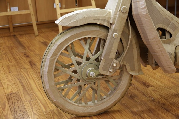 Replika Honda Super Cub 100 dari kardus
