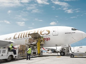 Ratusan Pilot Emirates Siap Kena PHK