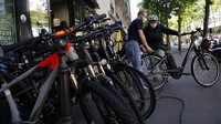 Sepeda bekas memperoleh subsidi untuk service dan reparasi. Tujuannya  untuk mendorong penggunaan sepeda dan meminimalisir transportasi publik yang rawan kerumunan. Sepeda menjadi alternatif transportasi yang tidak memicu kerumunan dan dinilai efektif melawan penyebaran Covid-19.