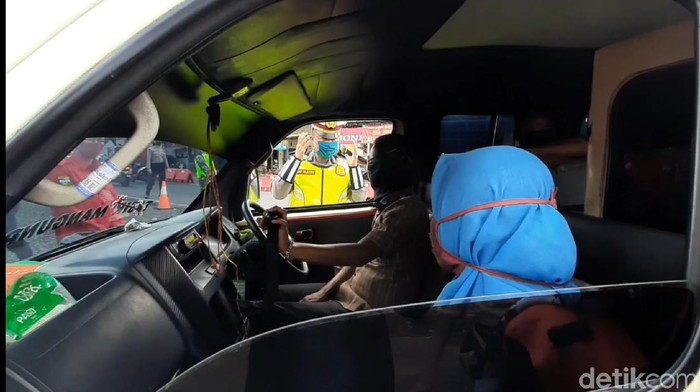 Hari kedua PSBB di Tasikmalaya, petugas gabungan memperketat perbatasan
