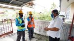 Kantor PLN Sumbar Berselimut Spanduk #diRumahAja