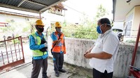 Petugas stand by 24 jam untuk berjaga bila sewaktu-waktu terjadi gangguan yang mengganggu jaringan listrik. PLN tetap membuka layanan pelanggan untuk penanganan keluhan/pengaduan dengan menghubungi contact center PLN 123 melalui telepon/smartphone dan aplikasi PLN Mobile.