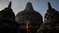 Tahun ini umat Budhha tidak merayakan hari Waisak di Borobudur guna mencegah penyebaran virus COVID-19.