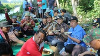 Thoriqul yang asli kelahiran Lumajang, Jawa Timur ini menjabat sebagai Bupati Lumajang pada periode 2018-2023. Di balik jabatannya sebagai orang nomor satu di Lumajang, Thoriqul ternyata dekat dengan warga.  Foto: instagram @thoriquhaq