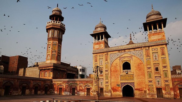 Melihat Masjid Wazir Khan Peninggalan Dinasti Mughal di Pakistan