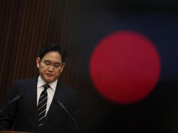 Pangeran Samsung Bungkukkan Badan Minta Maaf ke Publik