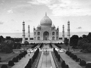 Khawatir Penyebaran Corona, Taj Mahal Batal Dibuka Hari Ini