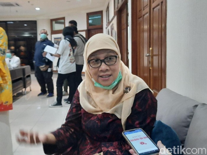 Penelitian 5 senyawa bakal calon obat Corona terus dilakukan Universitas Airlangga (Unair) Surabaya. Saat ini sudah mencapai tahap uji praklinis.