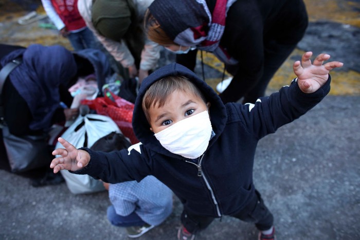 Pemerintah Yunani evakuasi ratusan migran dari kamp Moria di Pulau Lesbos. Kondisi anak-anak migran itu terlihat memprihantinkan di tengah pandemi COVID-19.