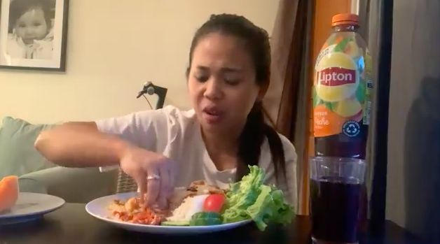 Mpok Rempong puasa di Prancis